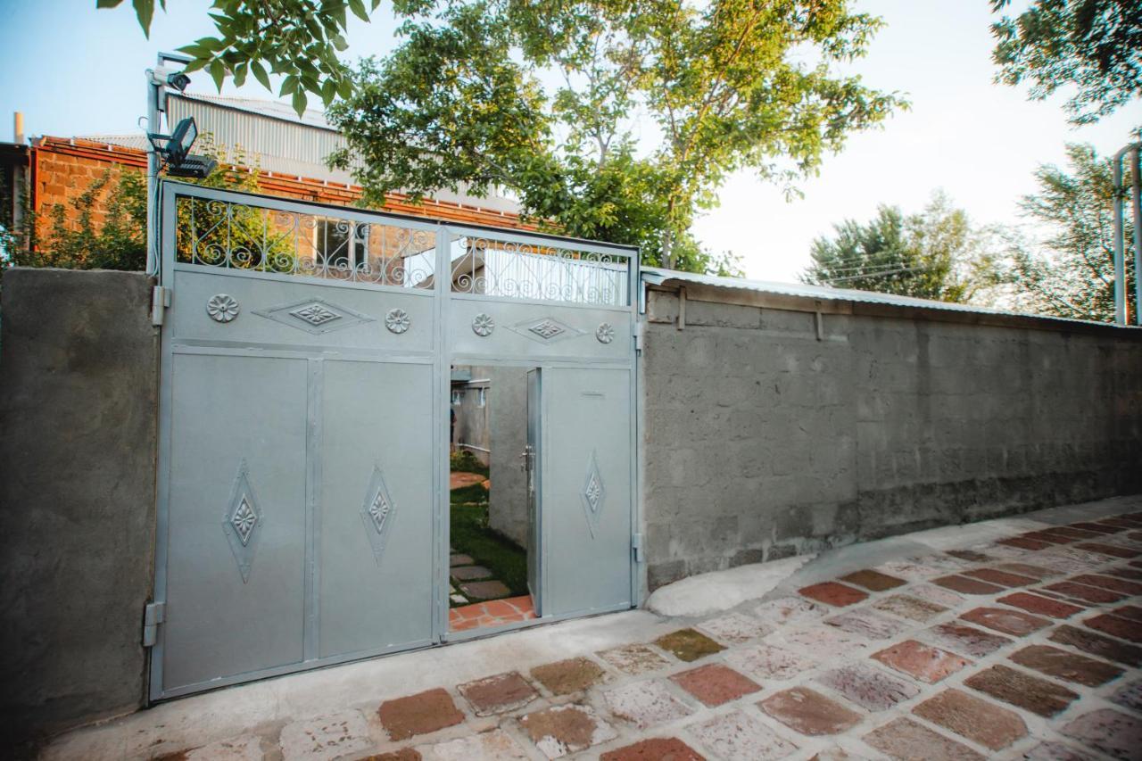 Mkhitaryan Guest House Gyumri Bagian luar foto