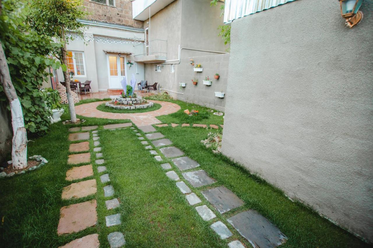 Mkhitaryan Guest House Gyumri Bagian luar foto
